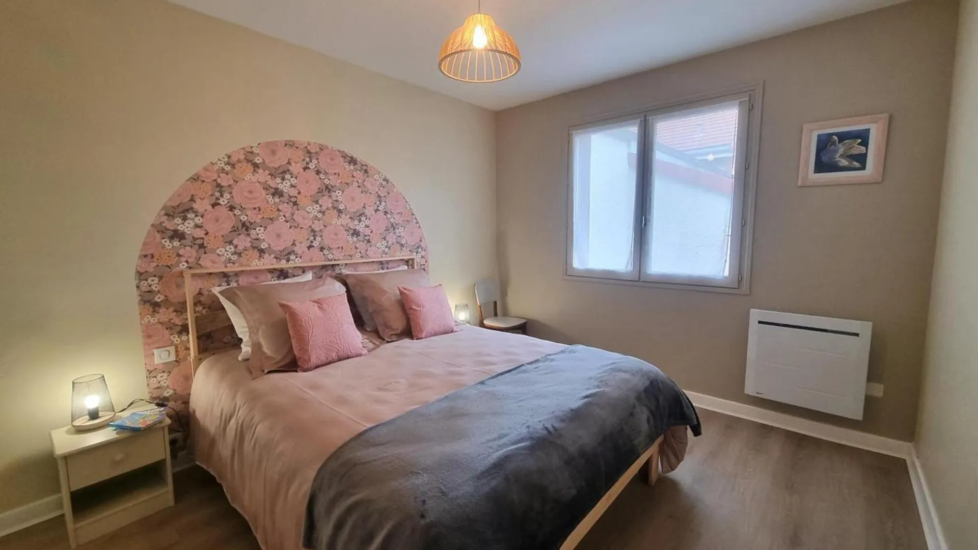 Gite Spacieux Avec Terrasse, Cheminee, Wifi Et Parking A Roanne - Fr-1-496-337 Frankrike